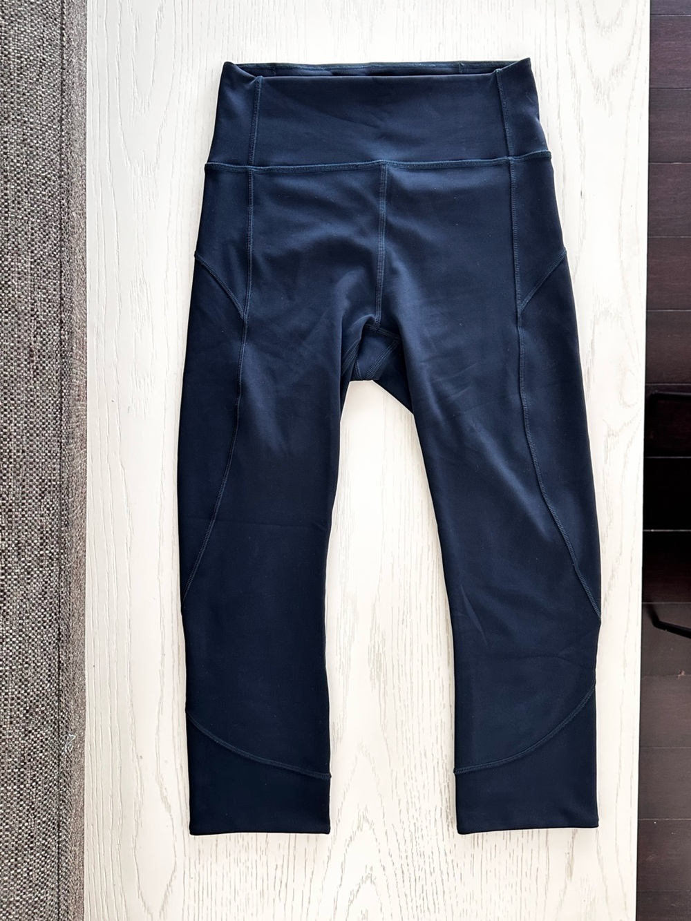 Lululemon In Movement Crop Leggings Navy Size 4 19” Discontinued